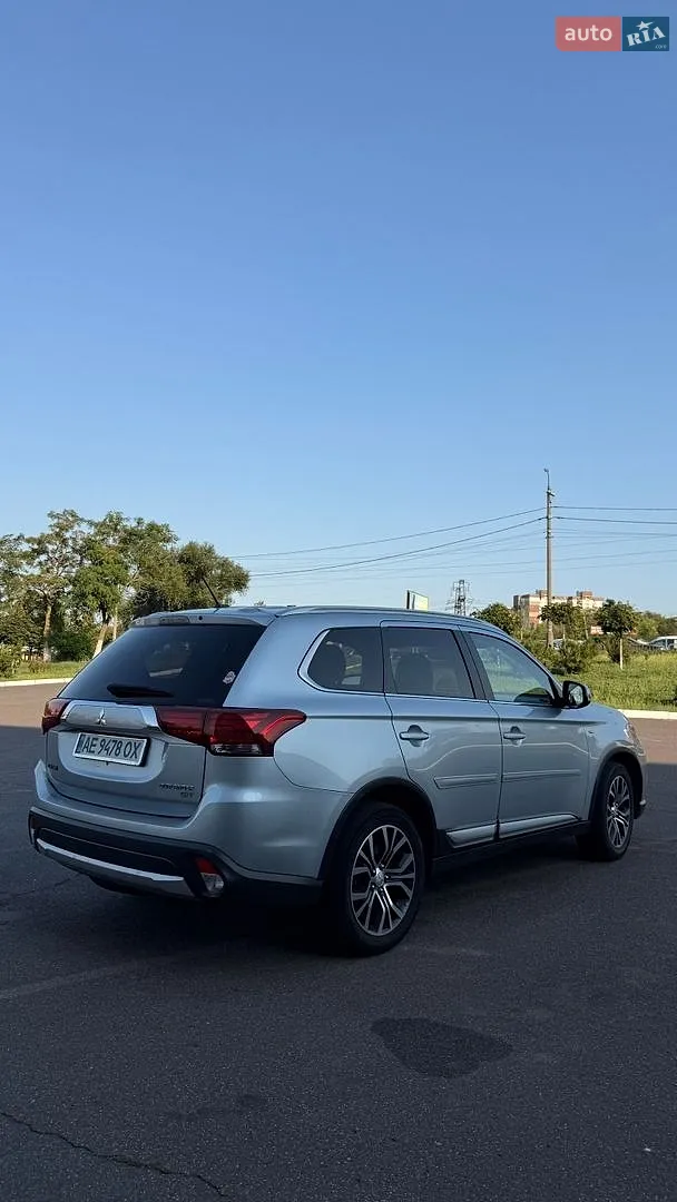2015 Mitsubishi Outlander - мініатюра 4