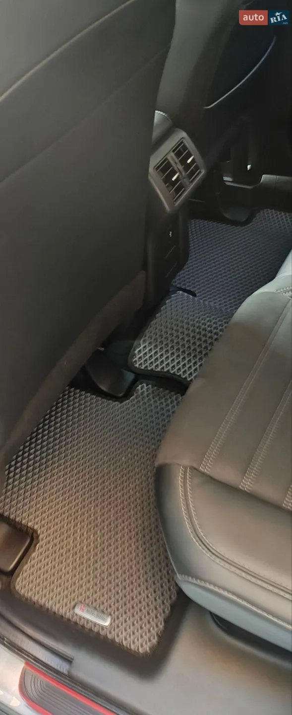 2021 Mitsubishi Outlander - мініатюра 17