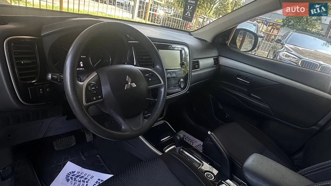 2017 Mitsubishi Outlander - мініатюра 5