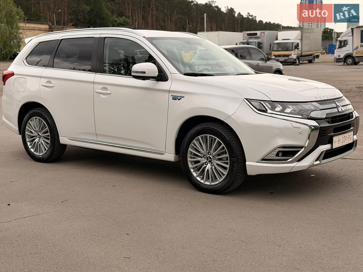2020 Mitsubishi Outlander - мініатюра 8