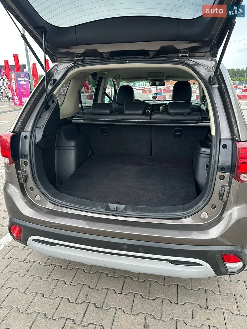 2019 Mitsubishi Outlander - мініатюра 13