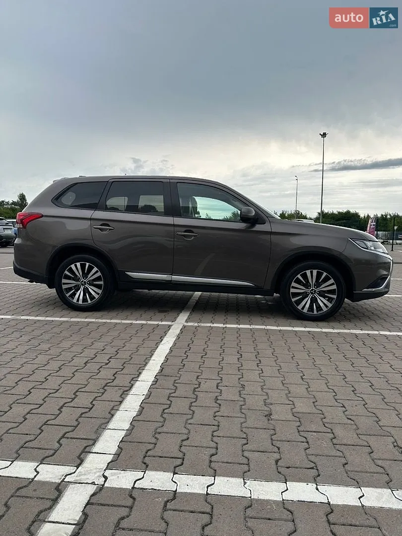 2019 Mitsubishi Outlander - мініатюра 5