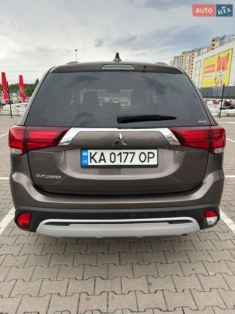 2019 Mitsubishi Outlander - мініатюра 12