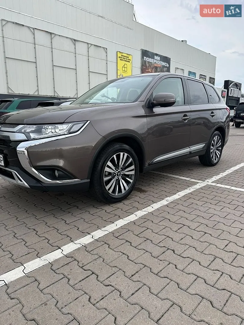 2019 Mitsubishi Outlander - мініатюра 6