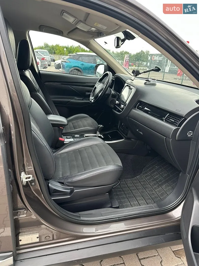 2019 Mitsubishi Outlander - мініатюра 17
