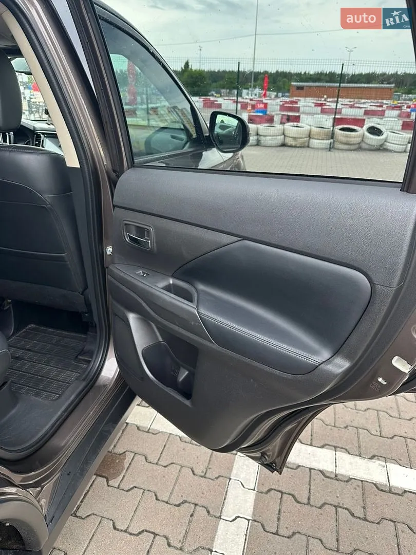 2019 Mitsubishi Outlander - мініатюра 18
