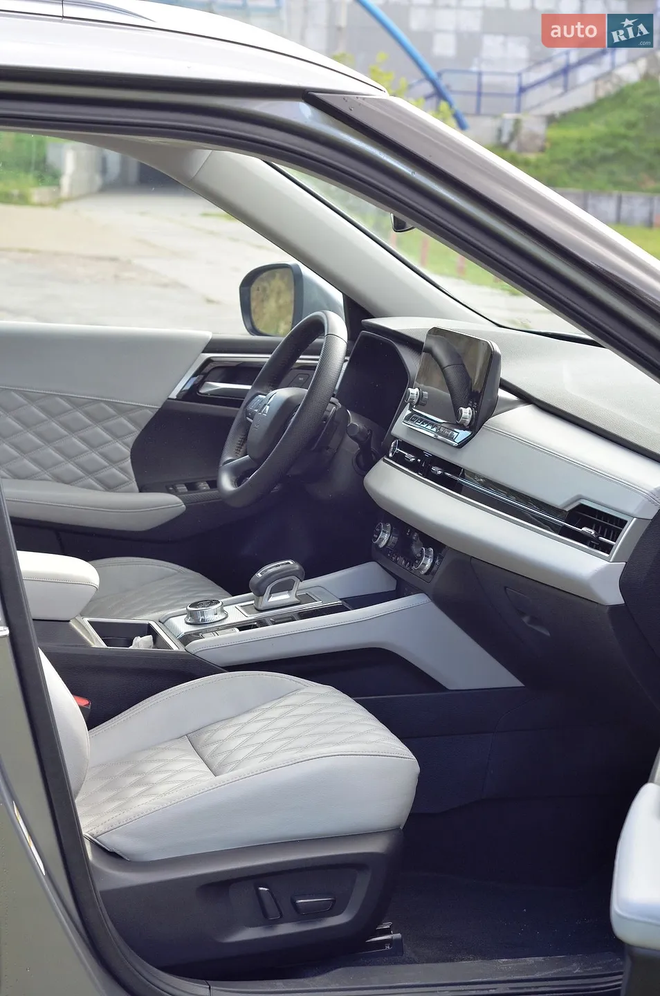 2023 Mitsubishi Outlander - мініатюра 13
