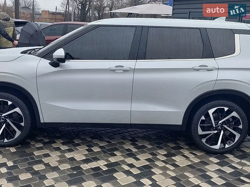 Mitsubishi Outlander 2021