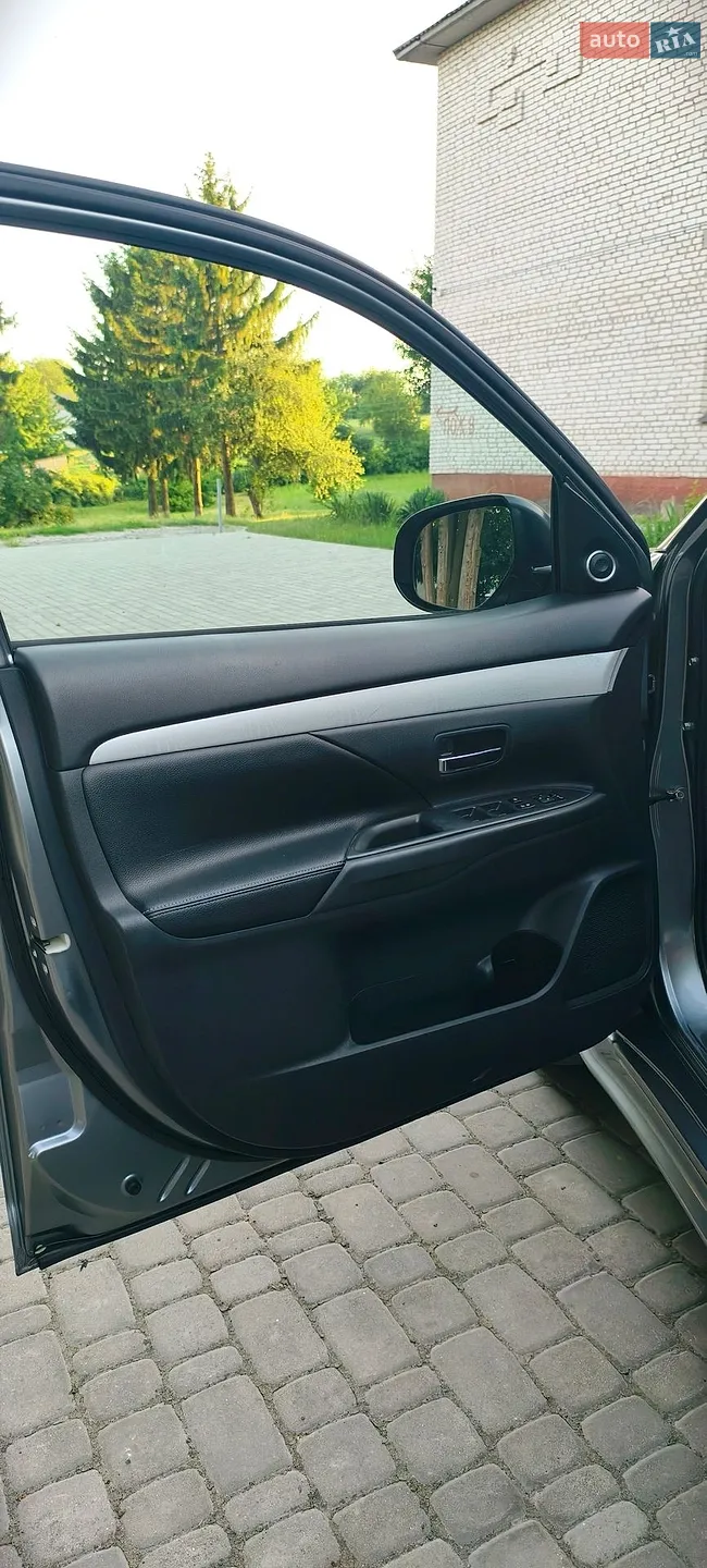 2013 Mitsubishi Outlander - мініатюра 21