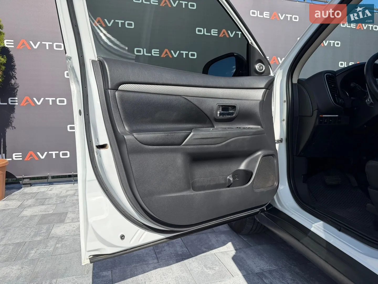 2014 Mitsubishi Outlander - мініатюра 28