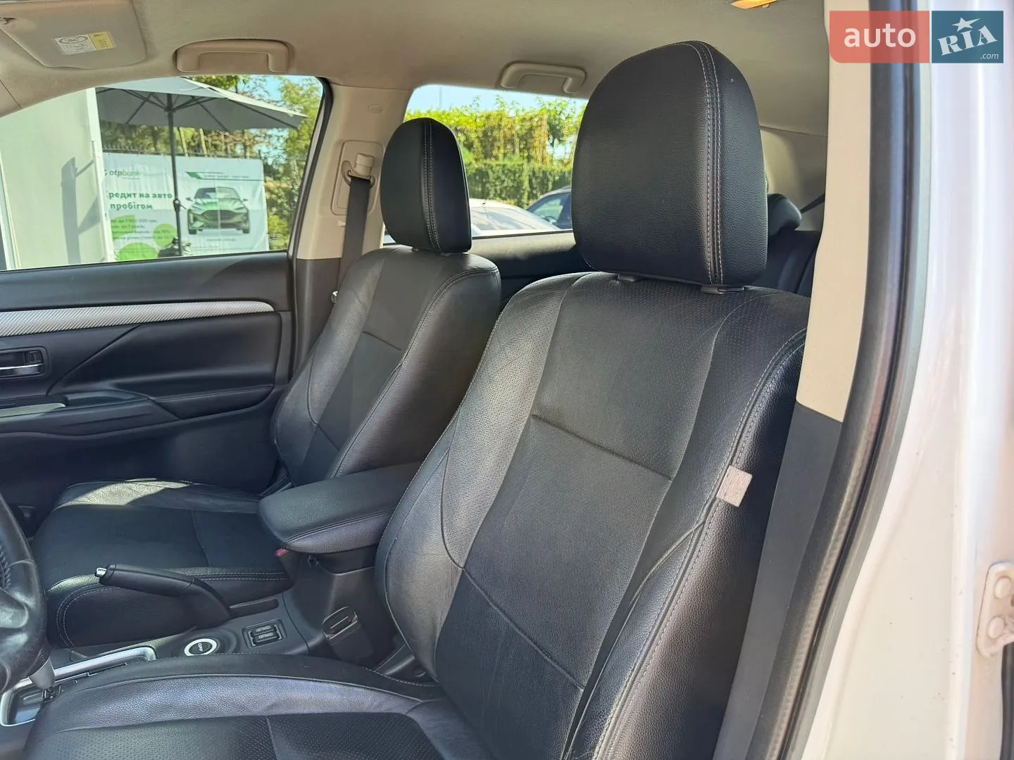 2014 Mitsubishi Outlander - мініатюра 32