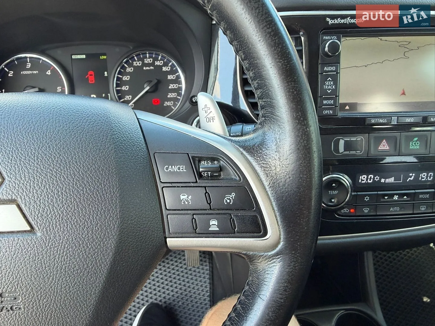 2014 Mitsubishi Outlander - мініатюра 38