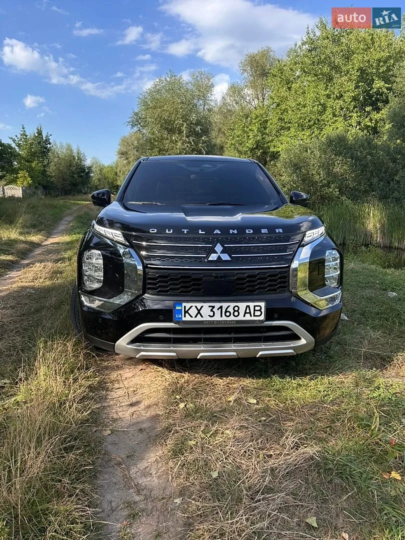 2022 Mitsubishi Outlander - мініатюра 2