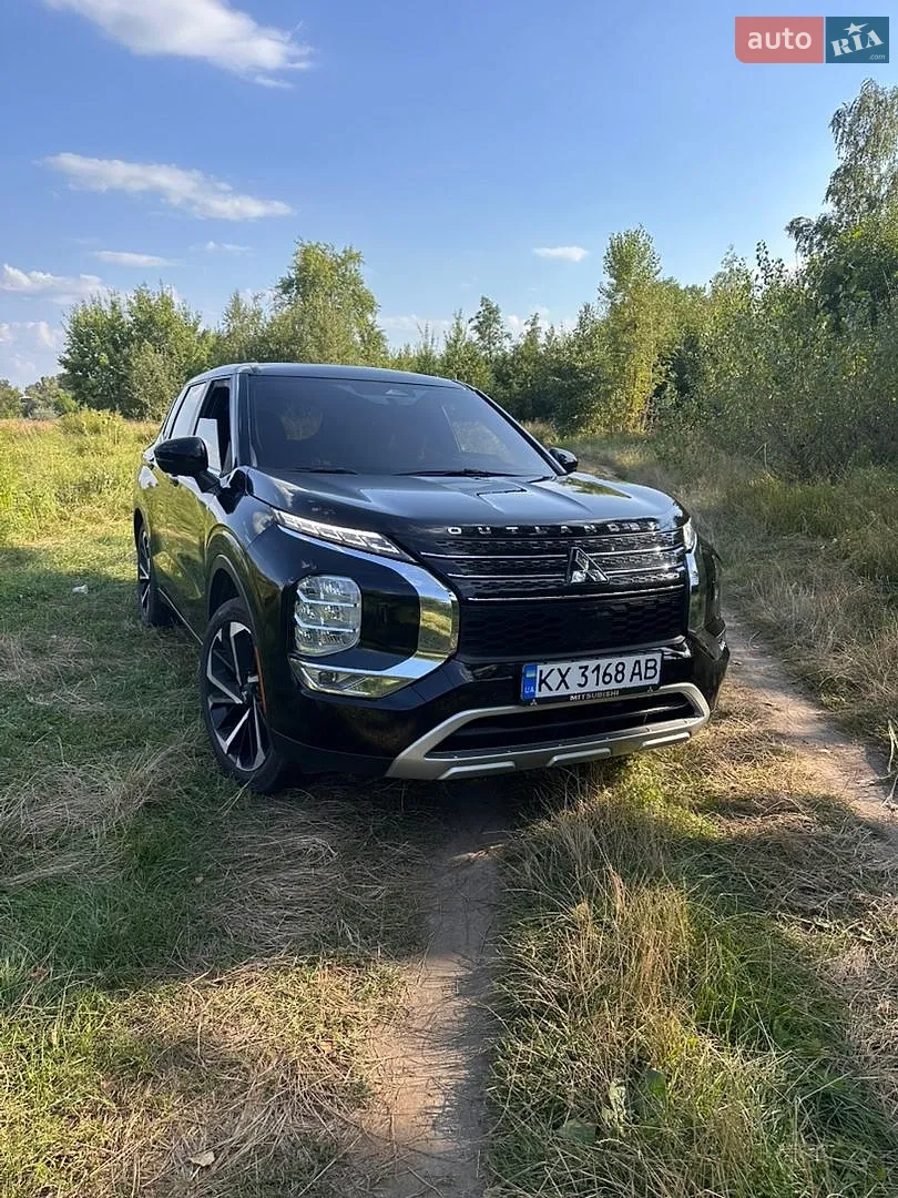 2022 Mitsubishi Outlander - мініатюра 3