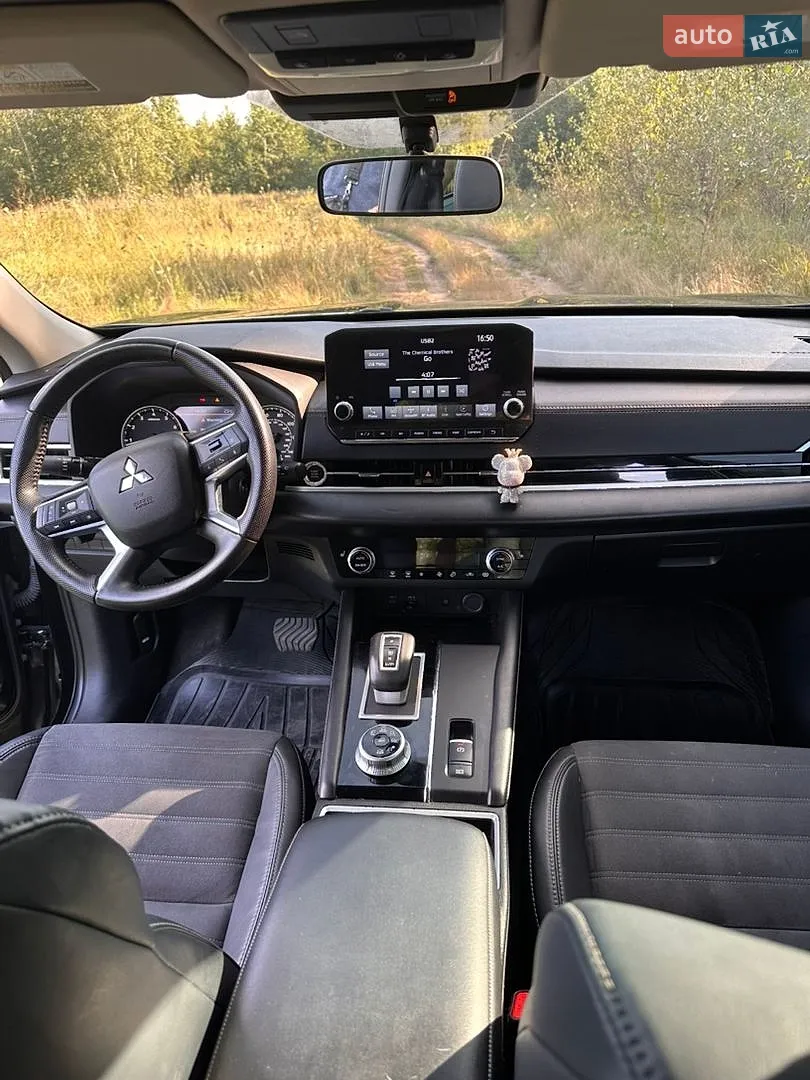 2022 Mitsubishi Outlander - мініатюра 9