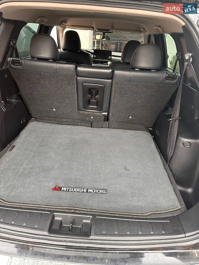 2022 Mitsubishi Outlander - мініатюра 14