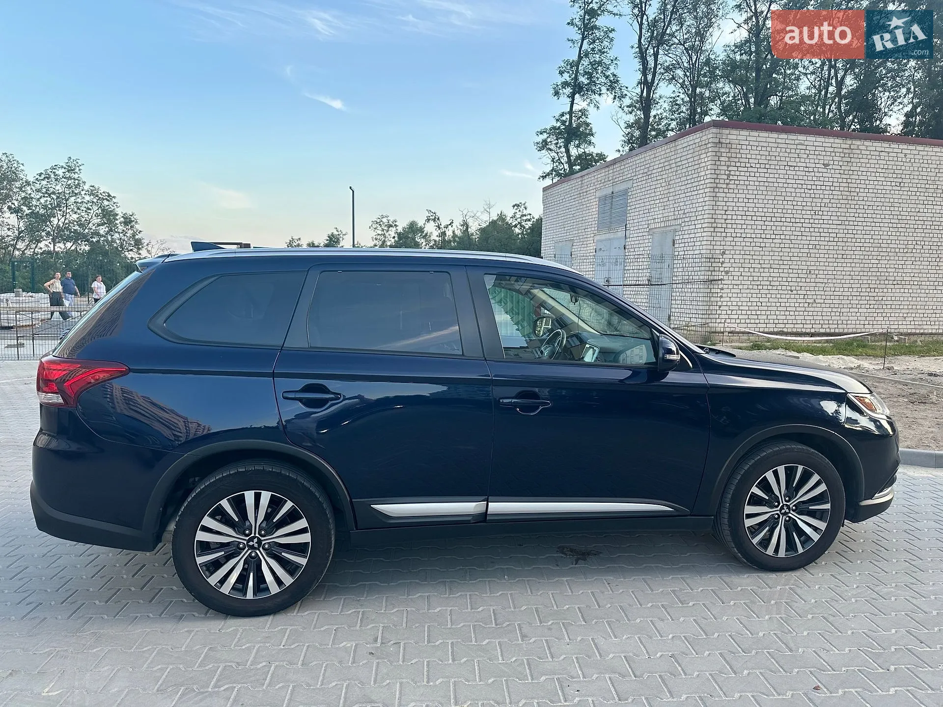 2019 Mitsubishi Outlander - мініатюра 2