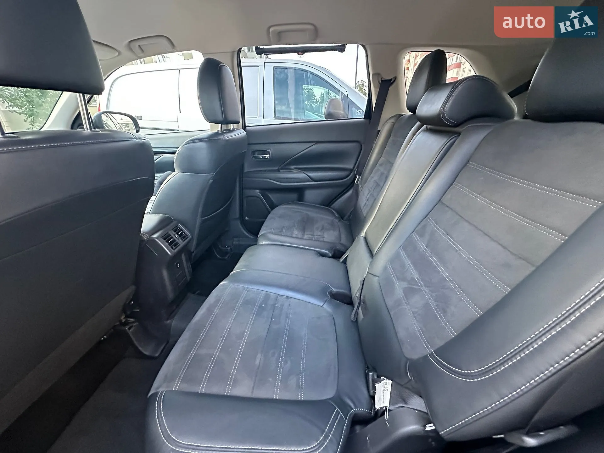 2019 Mitsubishi Outlander - мініатюра 17