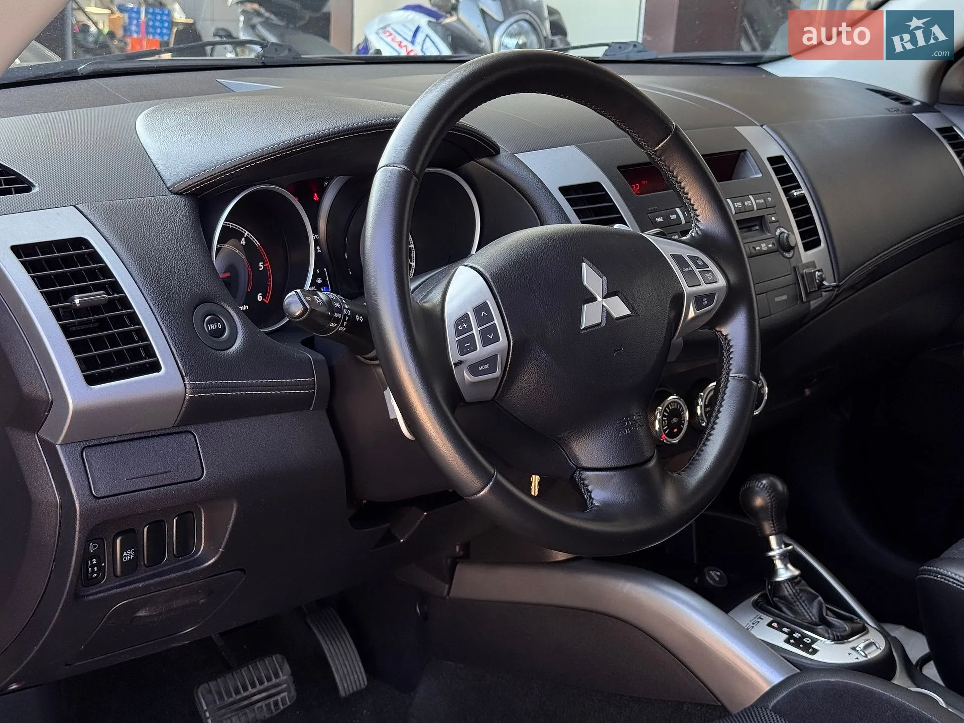2010 Mitsubishi Outlander - мініатюра 23