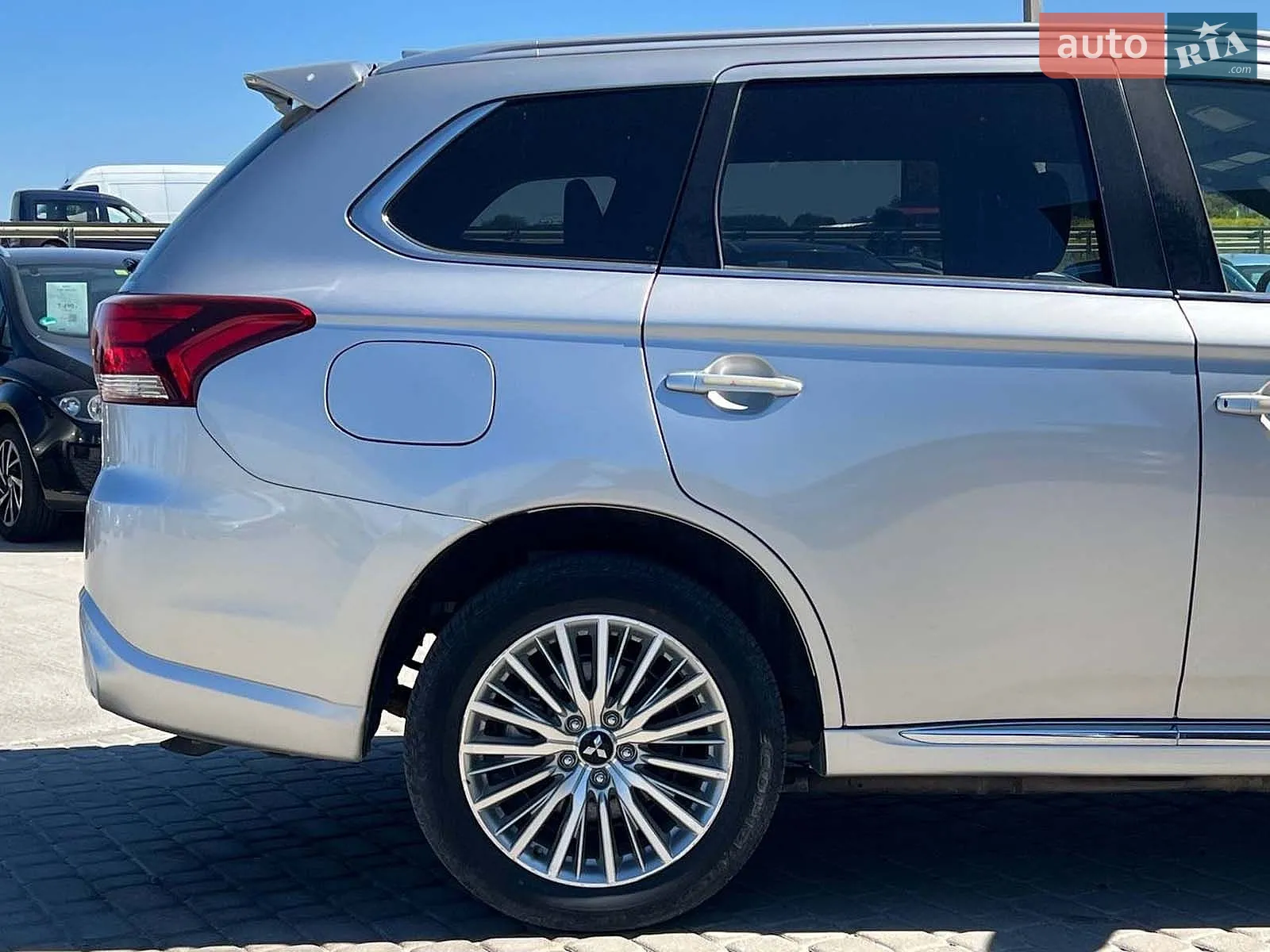 2019 Mitsubishi Outlander - мініатюра 9