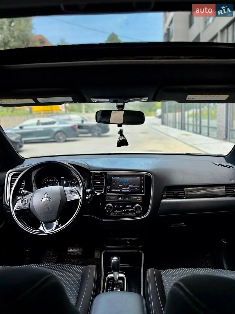 2017 Mitsubishi Outlander - мініатюра 13