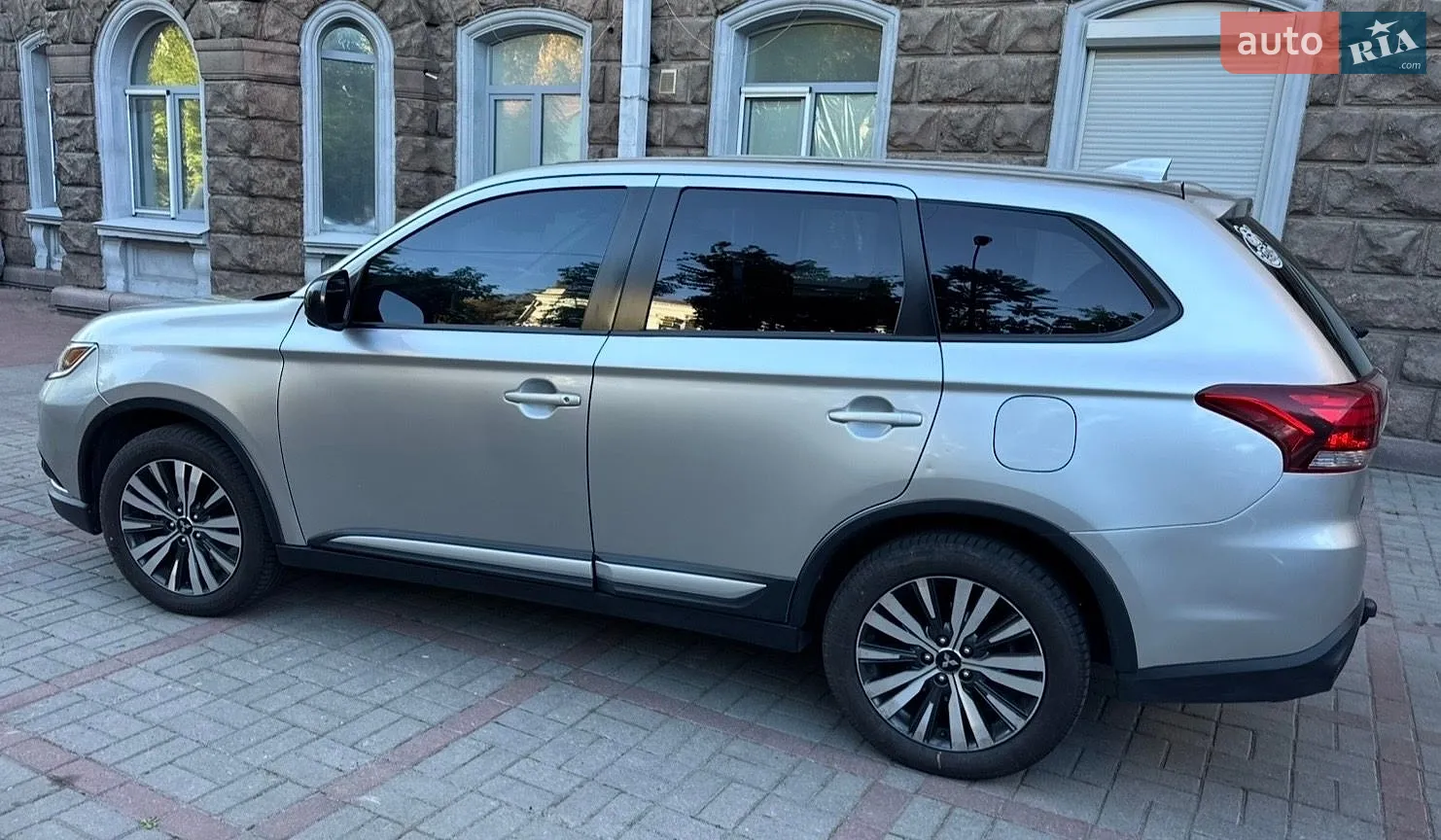 2019 Mitsubishi Outlander - мініатюра 3