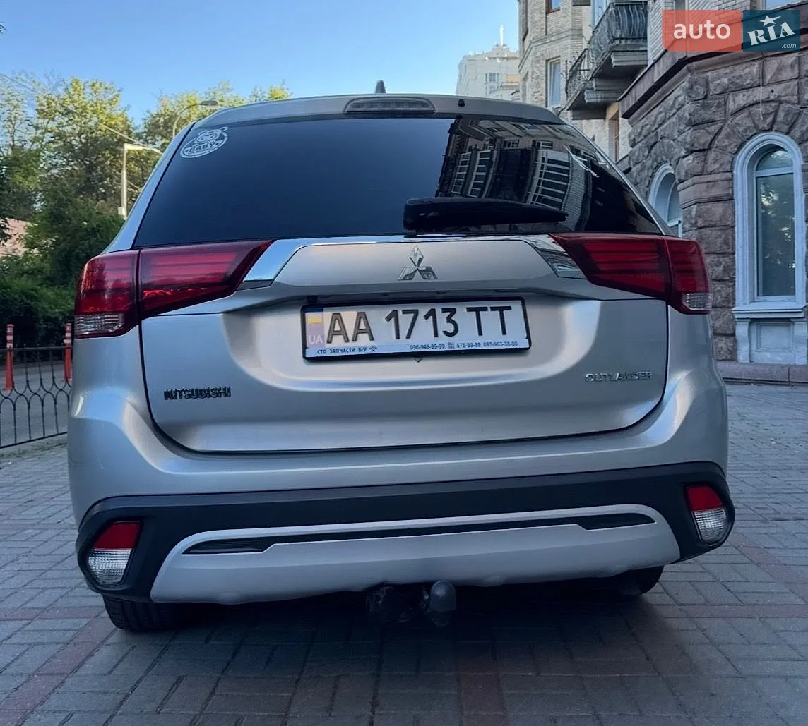 2019 Mitsubishi Outlander - мініатюра 8