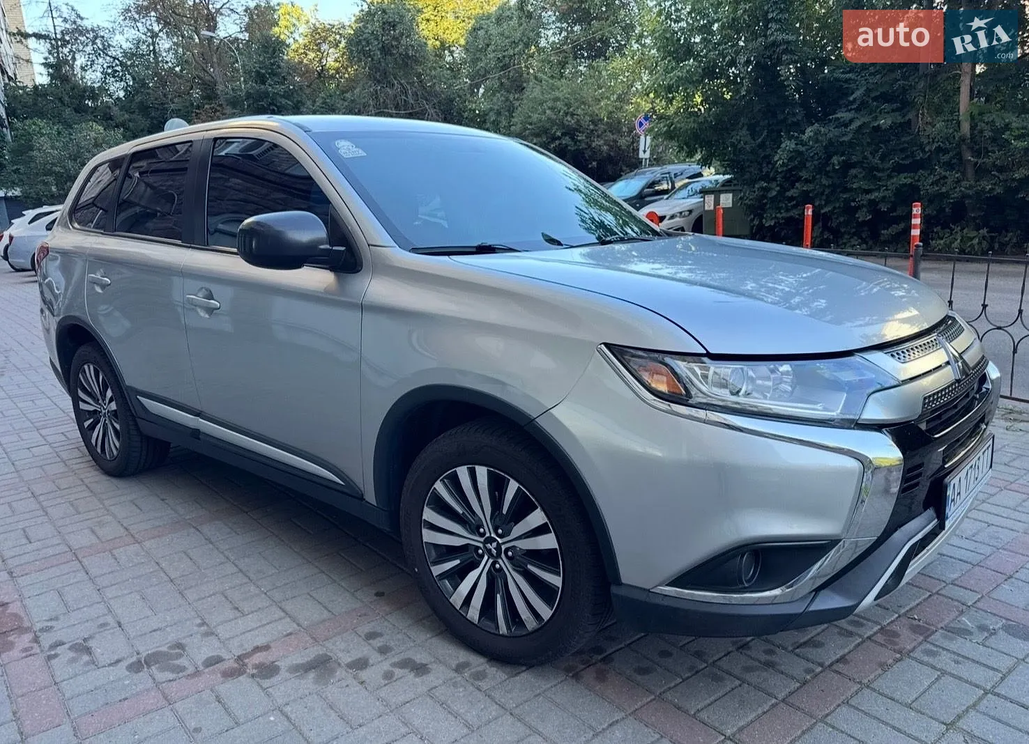 2019 Mitsubishi Outlander - мініатюра 13