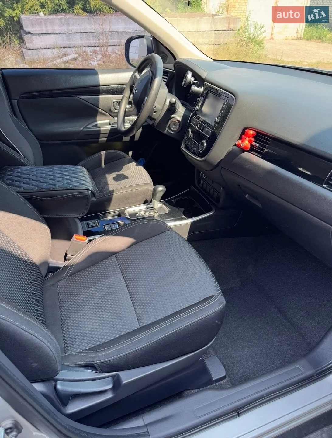 2019 Mitsubishi Outlander - мініатюра 26