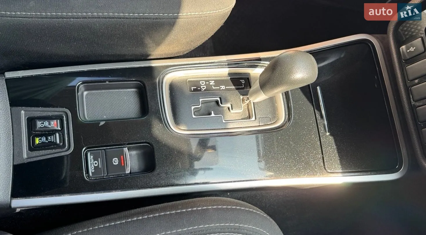 2019 Mitsubishi Outlander - мініатюра 28