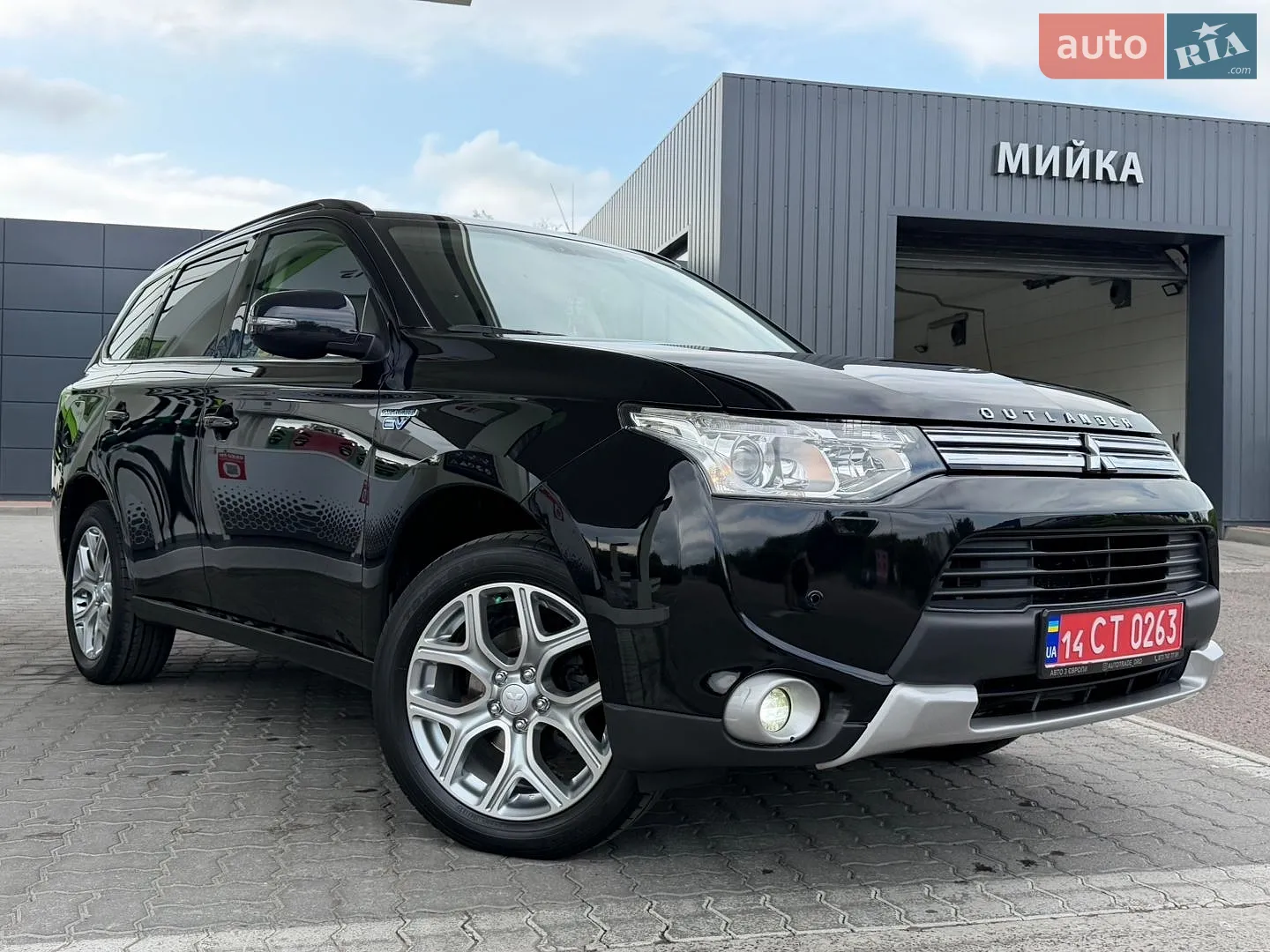 2014 Mitsubishi Outlander - мініатюра 10