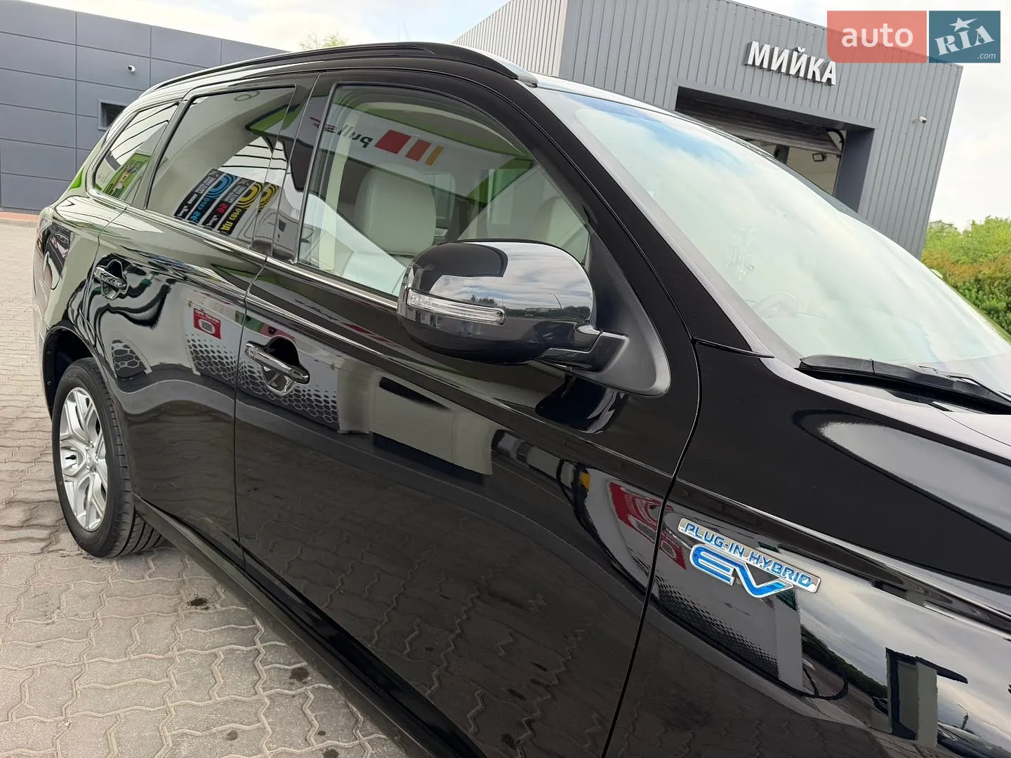 2014 Mitsubishi Outlander - мініатюра 16