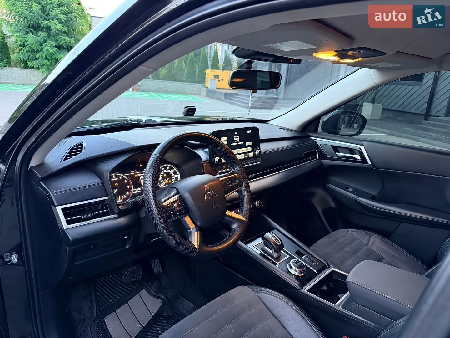 2022 Mitsubishi Outlander - мініатюра 25