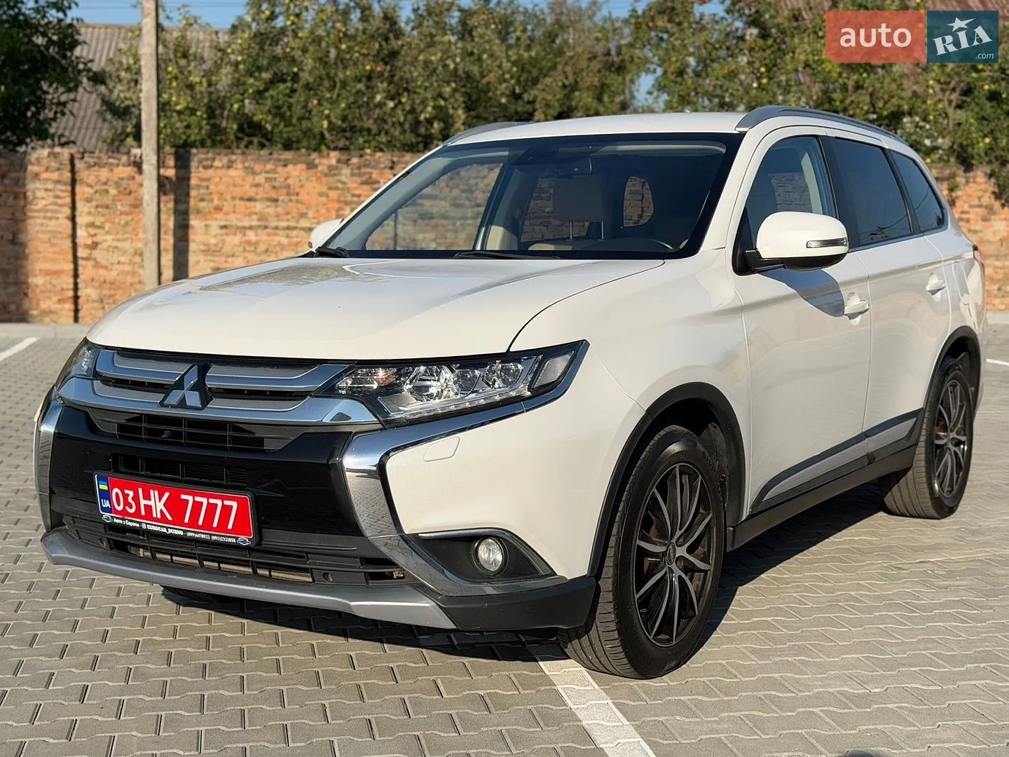 2016 Mitsubishi Outlander - мініатюра 2