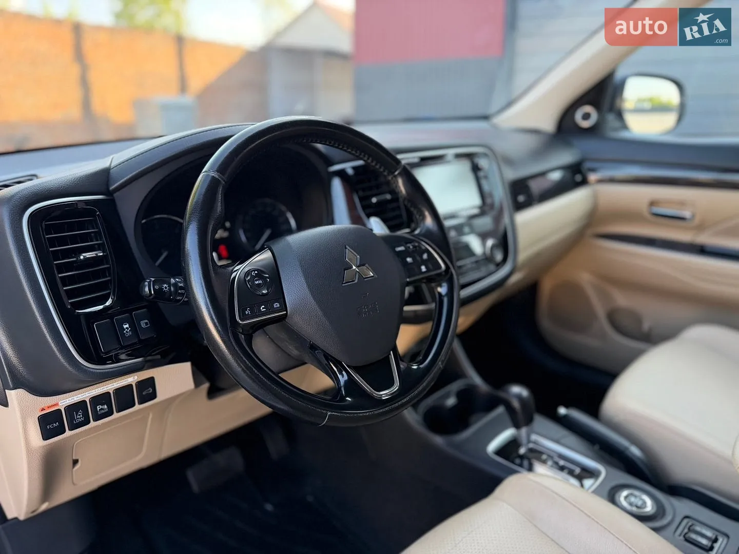 2016 Mitsubishi Outlander - мініатюра 17