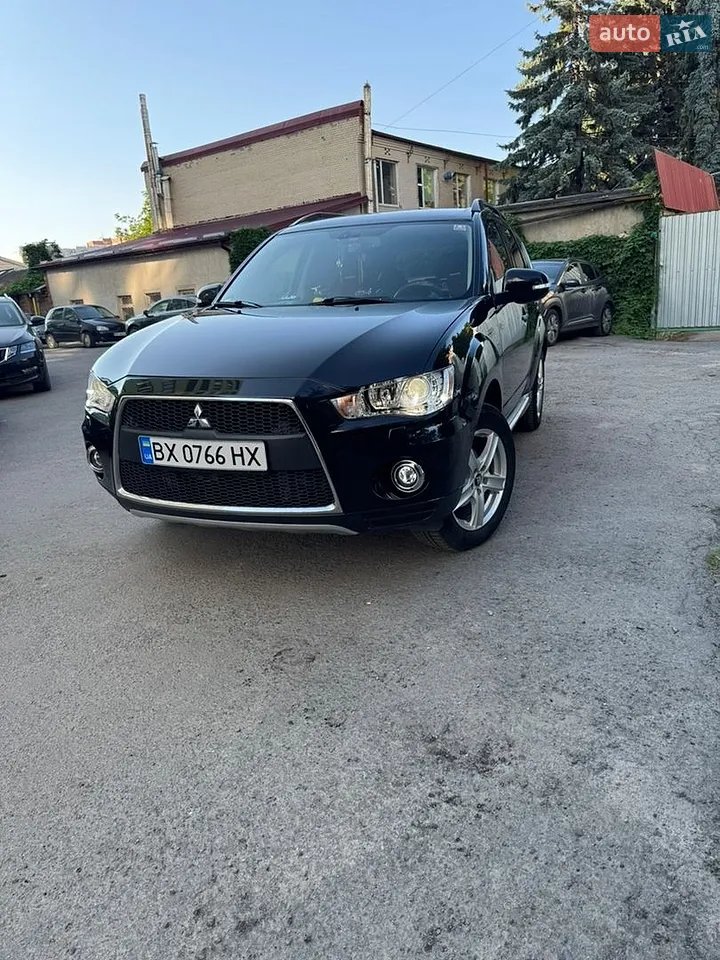 2012 Mitsubishi Outlander - мініатюра 16