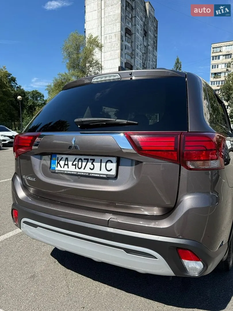 2021 Mitsubishi Outlander - мініатюра 11