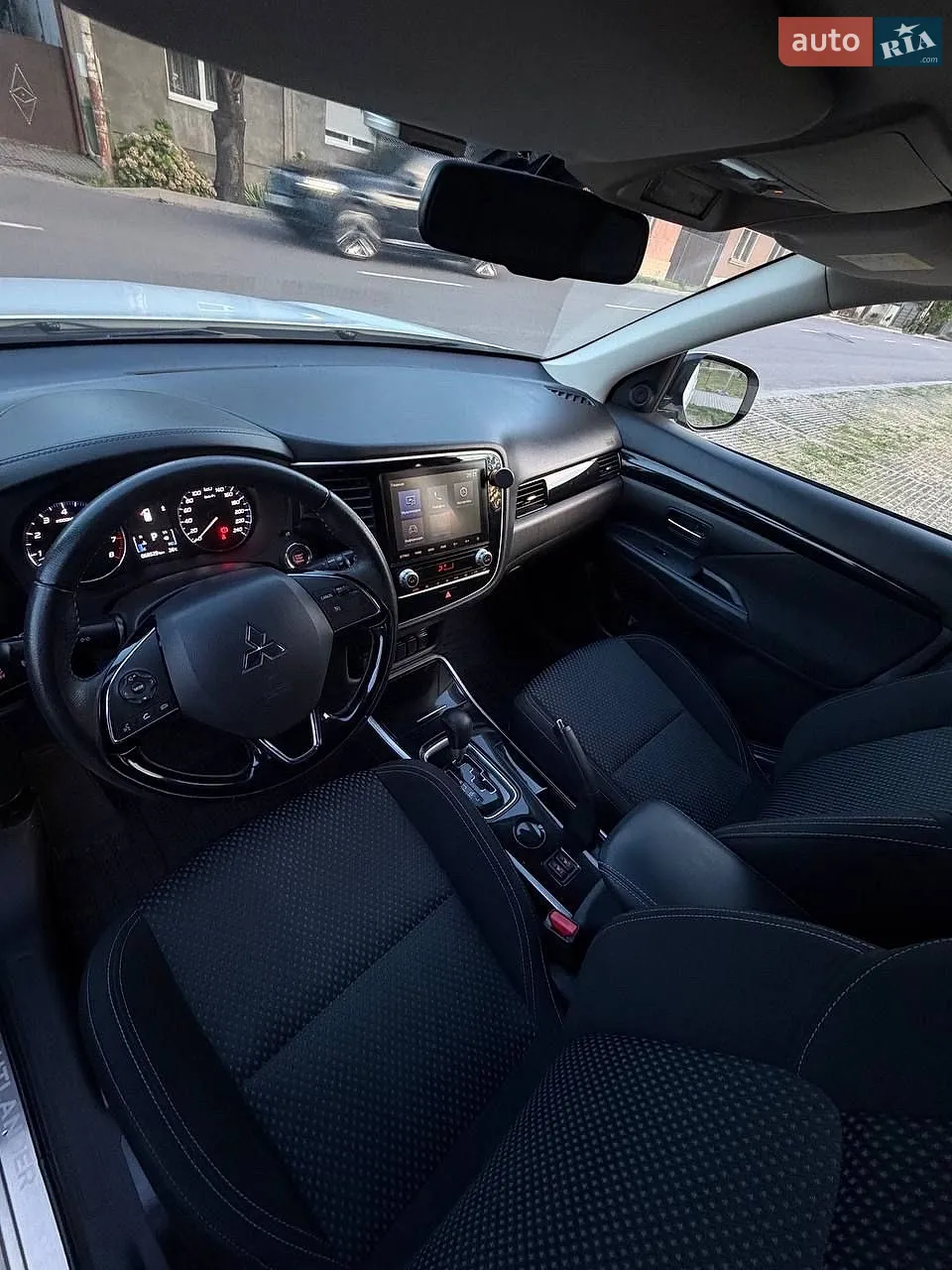2021 Mitsubishi Outlander - мініатюра 12