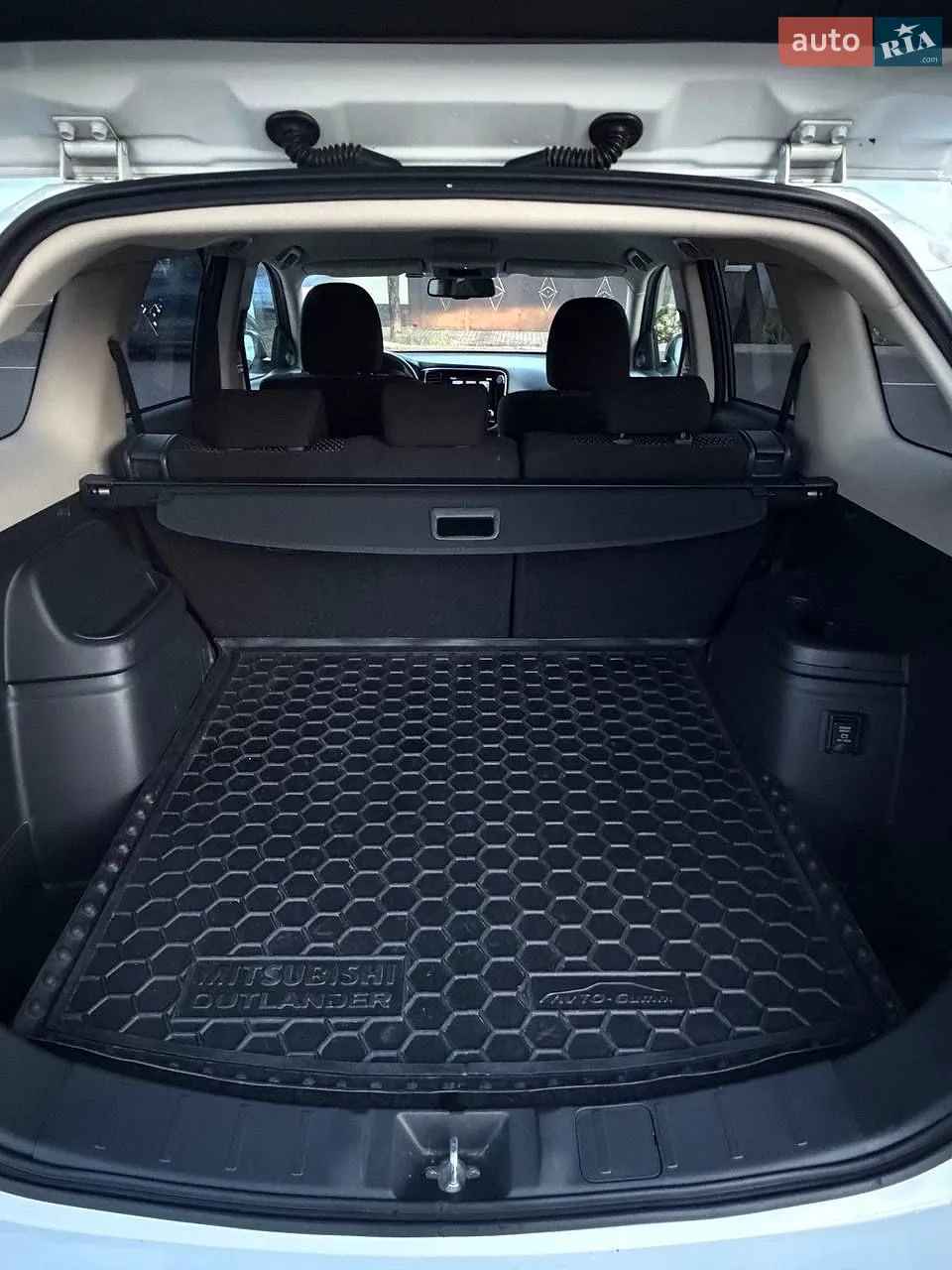 2021 Mitsubishi Outlander - мініатюра 16