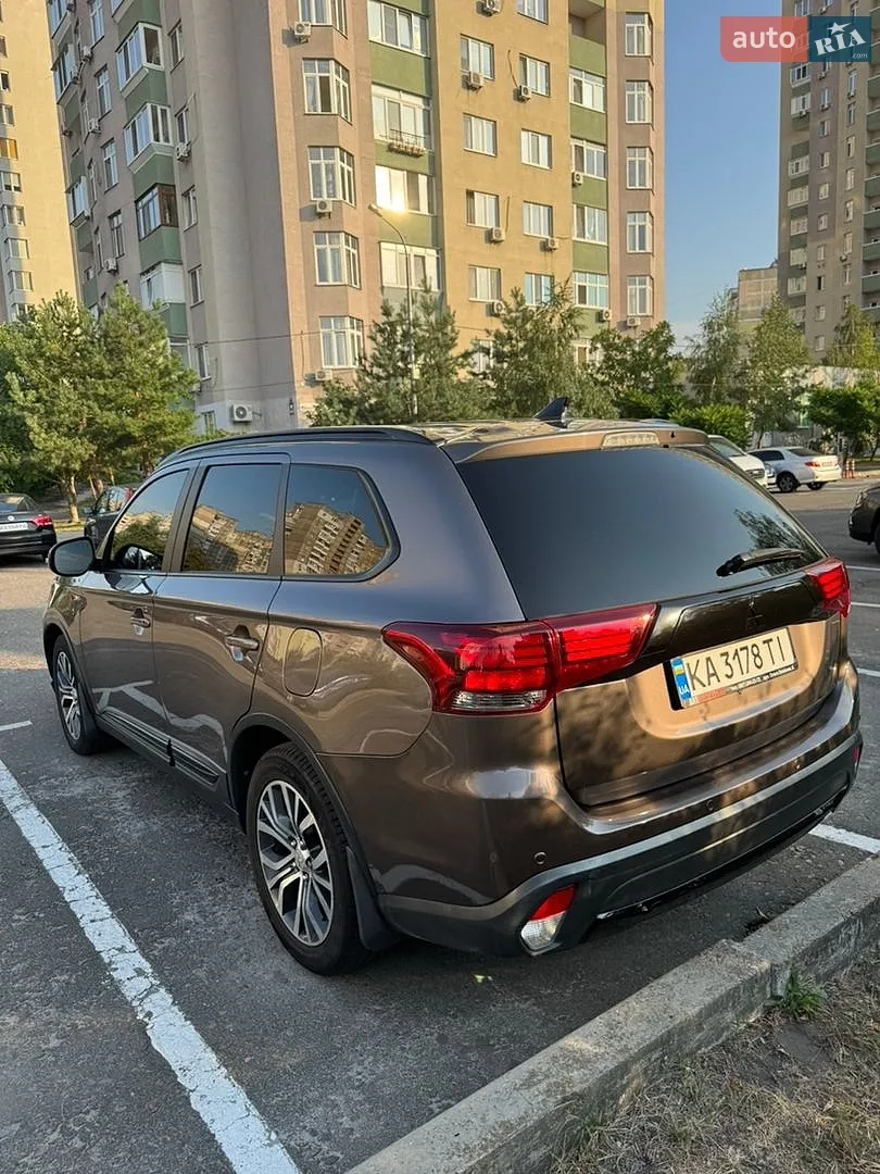 2016 Mitsubishi Outlander - мініатюра 6