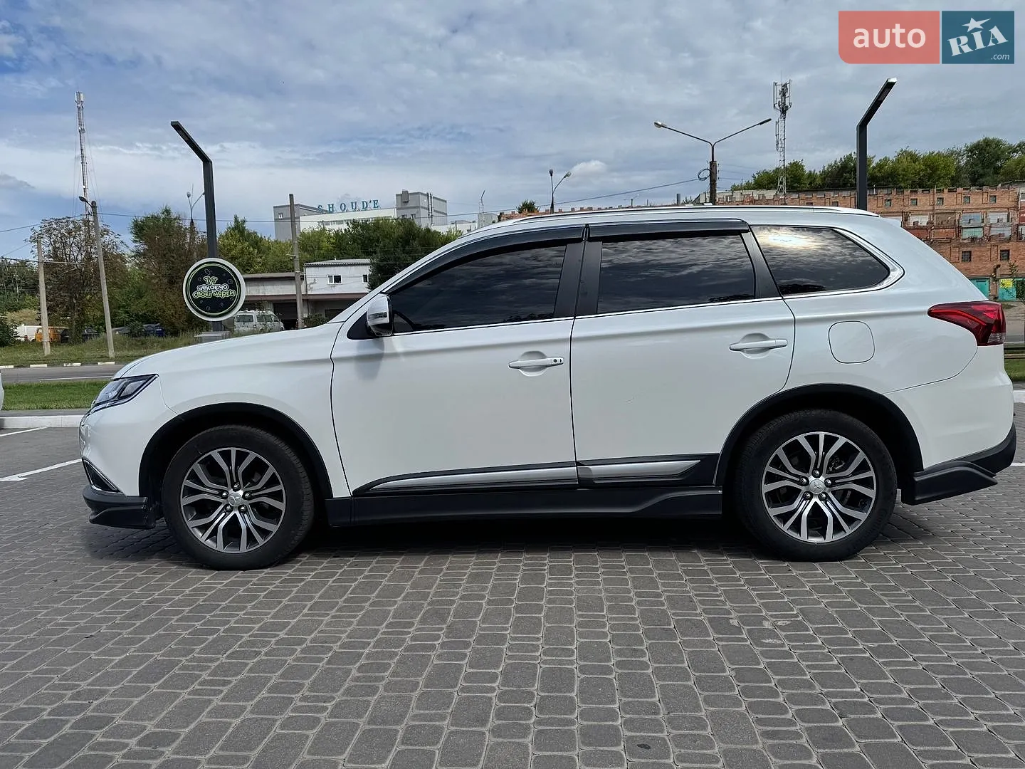 2017 Mitsubishi Outlander - мініатюра 4