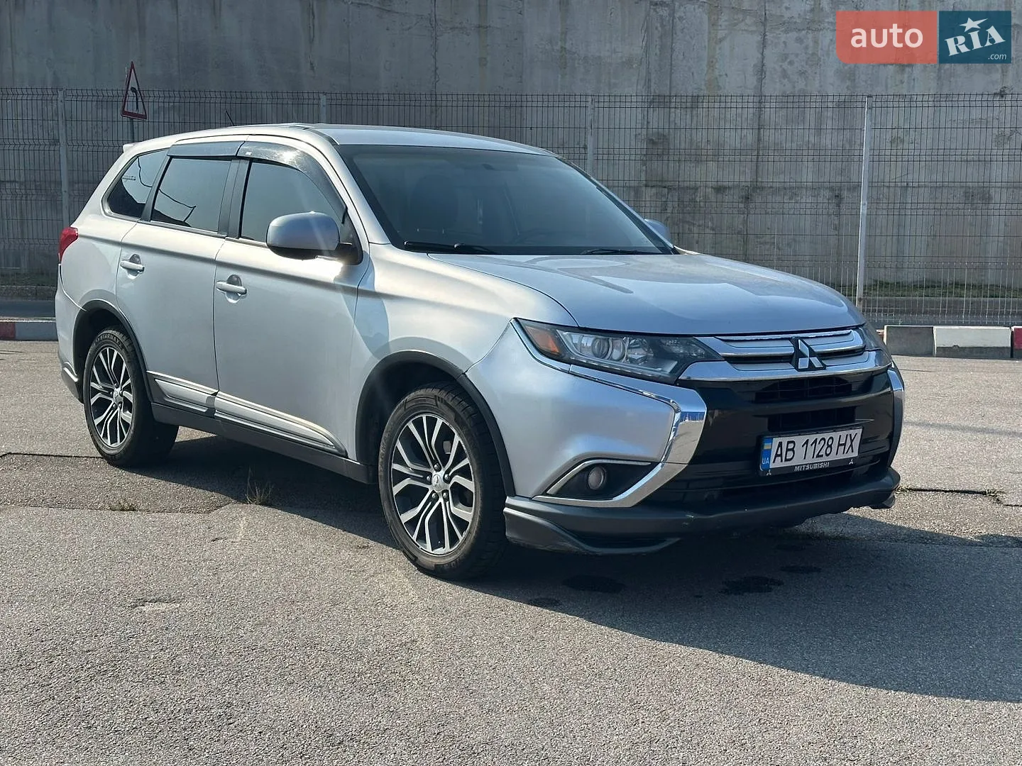 2016 Mitsubishi Outlander - мініатюра 3