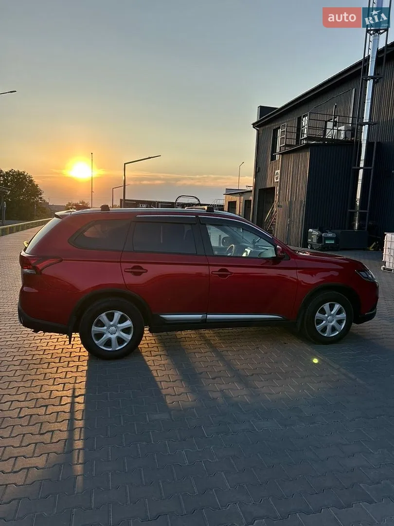 2021 Mitsubishi Outlander - мініатюра 5