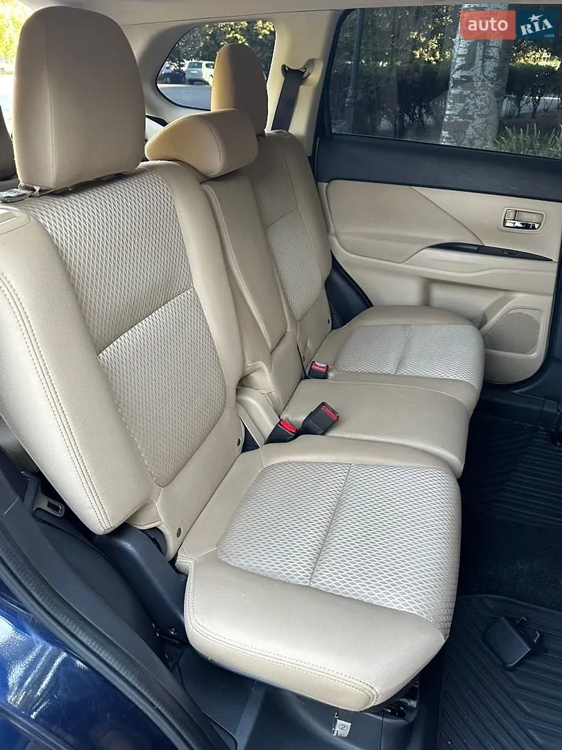 2016 Mitsubishi Outlander - мініатюра 48