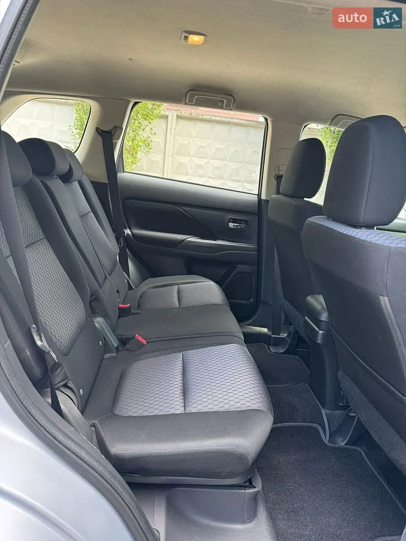 2013 Mitsubishi Outlander - мініатюра 13