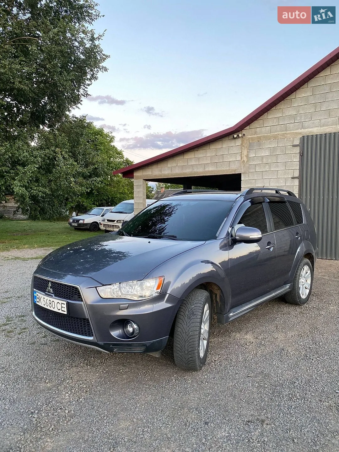 2011 Mitsubishi Outlander - фото 1
