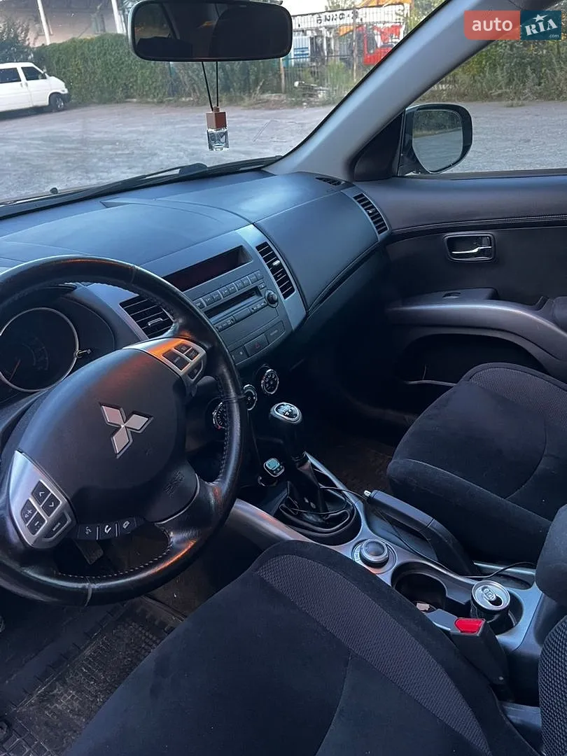 2012 Mitsubishi Outlander - мініатюра 9