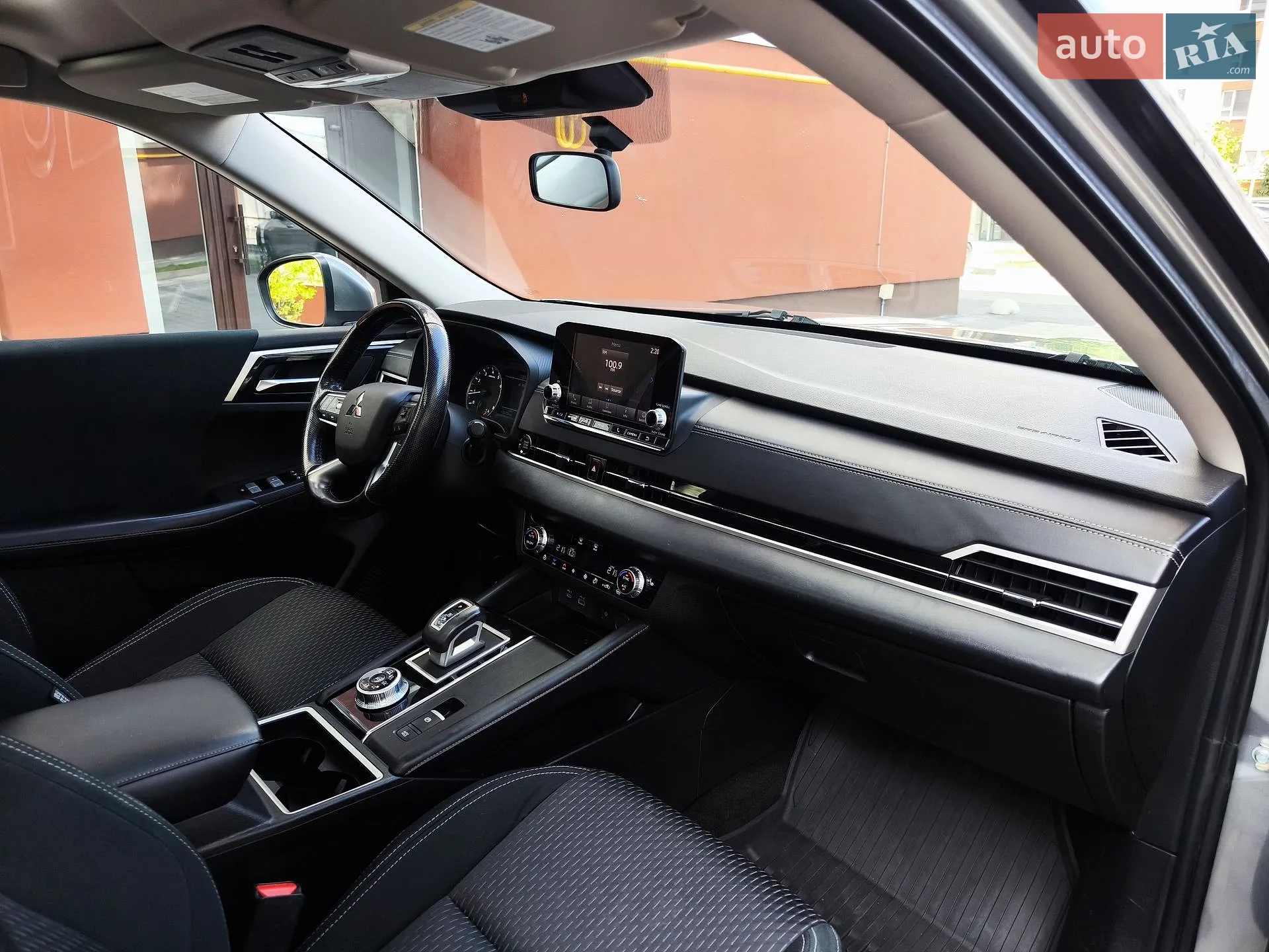 2021 Mitsubishi Outlander - мініатюра 36