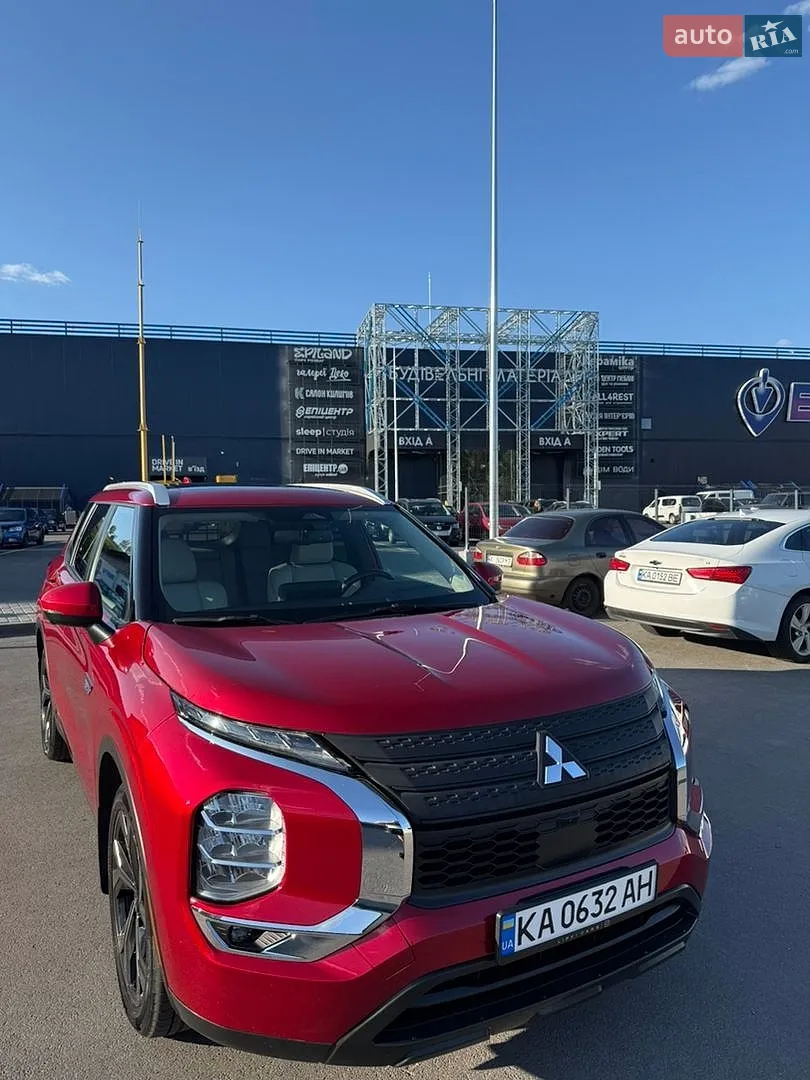 2022 Mitsubishi Outlander - мініатюра 3