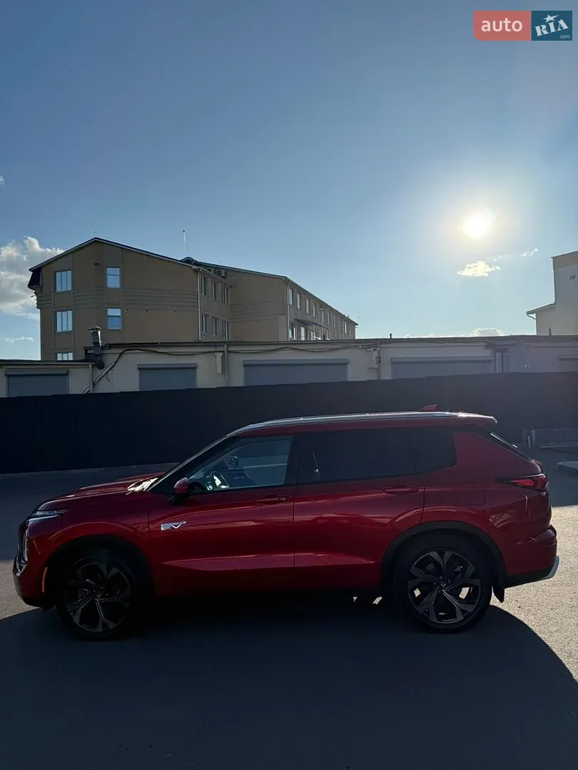 2022 Mitsubishi Outlander - мініатюра 14